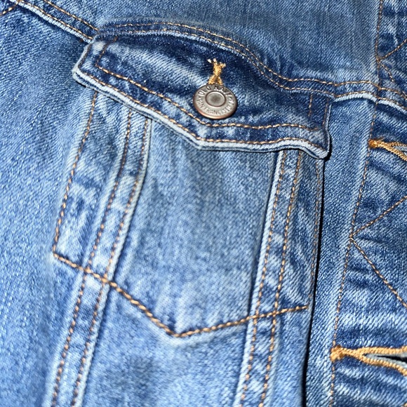 Old Navy Jean Jacket (M) - Picture 2 of 4